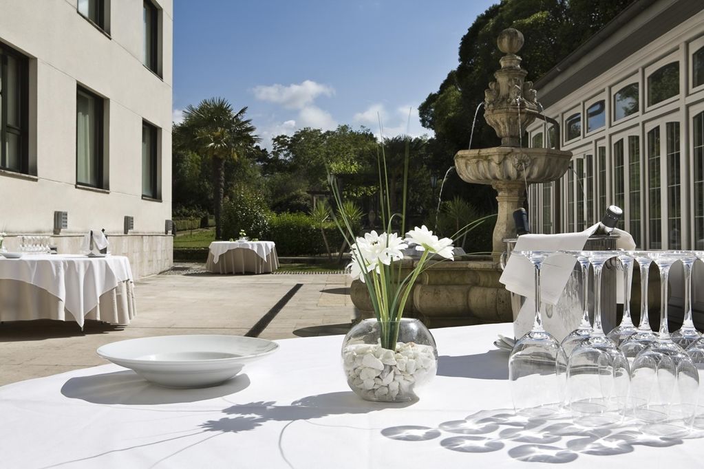 Palacio De Affiliated By Melia Aviles